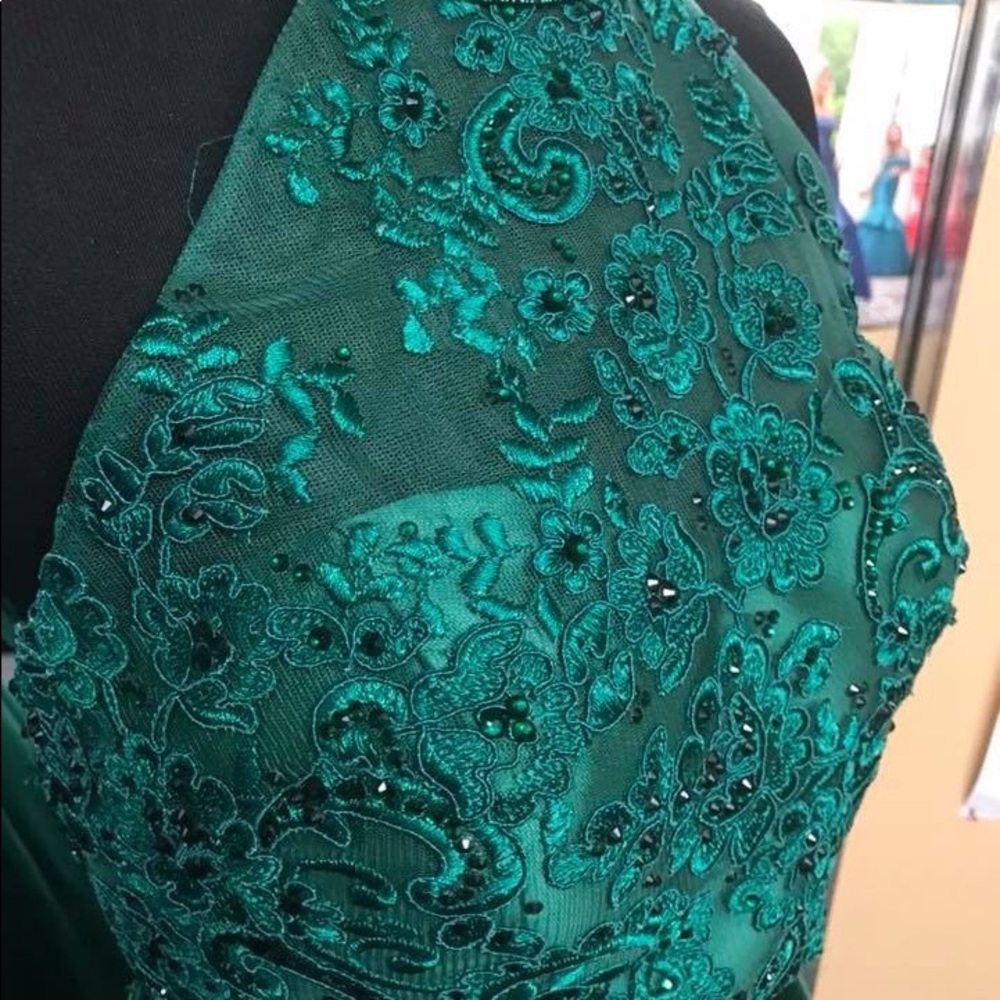 BRAND NEW SIZE 6